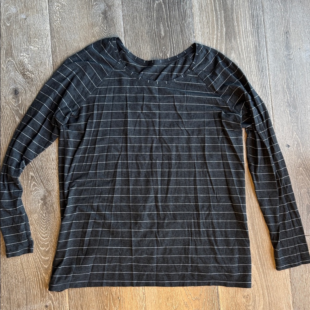 Lululemon Athletica Black and White Striped Long Sleeve Tee 0004
